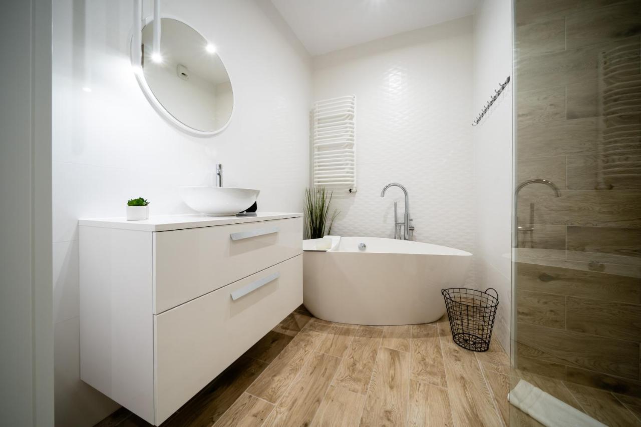 Urban Apartments Luxury Skyline Sokolska Towers 30A, 2 Free Garages, Gym & Sauna, Self Check-In Katowice Extérieur photo