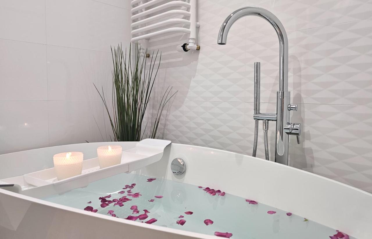 Urban Apartments Luxury Skyline Sokolska Towers 30A, 2 Free Garages, Gym & Sauna, Self Check-In Katowice Extérieur photo